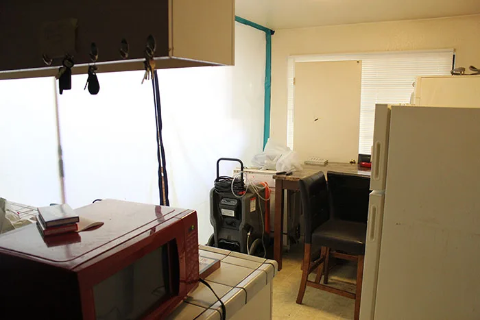 Drying the kitchen with the furniture in place, Oakland